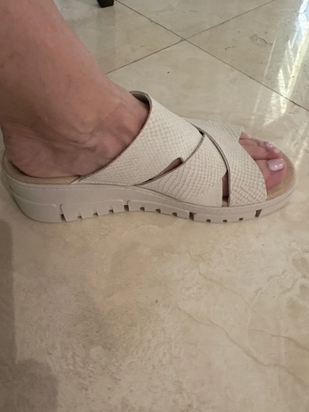 Vionic Uptown Sunset Ivory Crisscross Slide Sandals - Picture 5 of 8